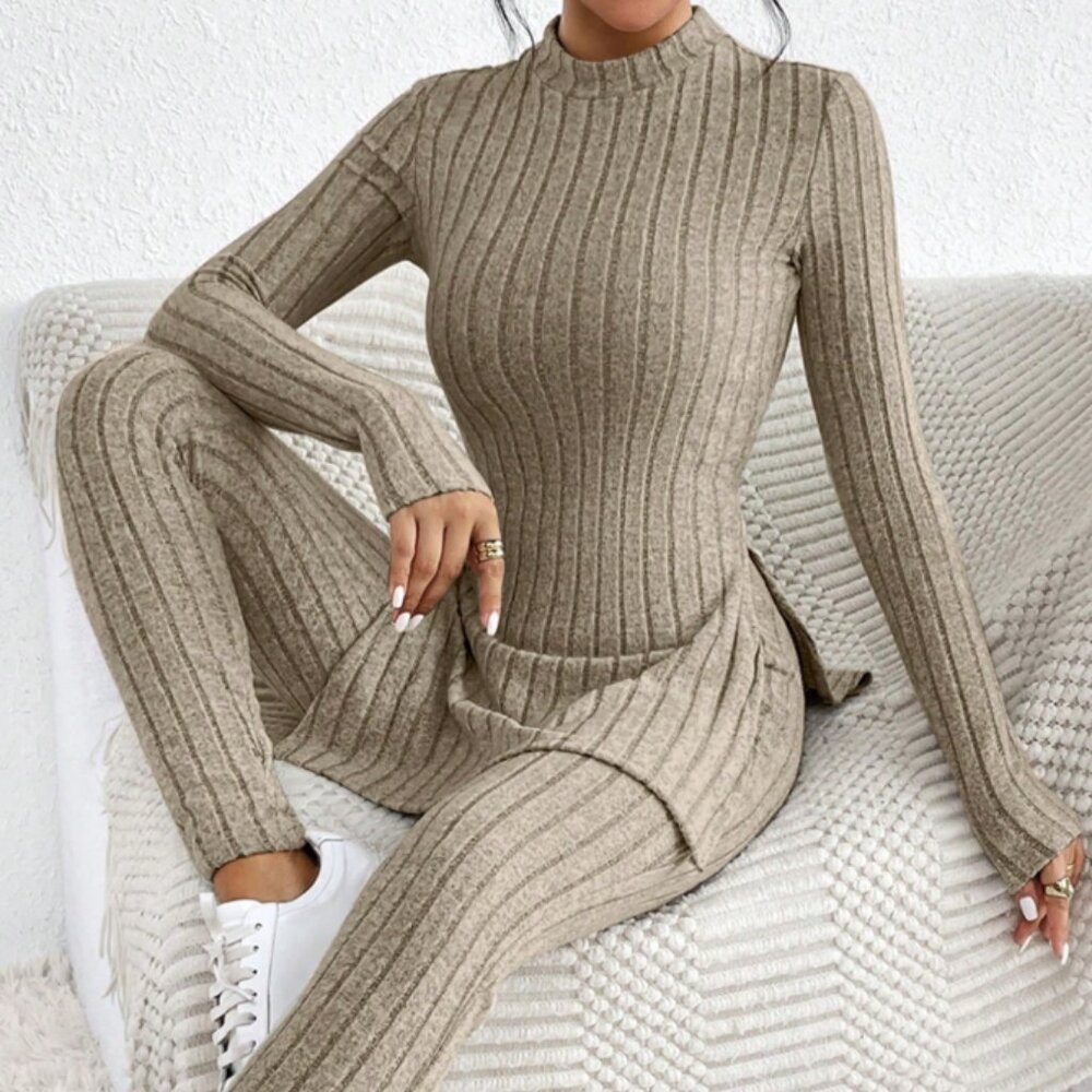 NWOT | Frenchy Mock Neck | Split Hem Ribbed Knit Tee & Leggings Set | Size L